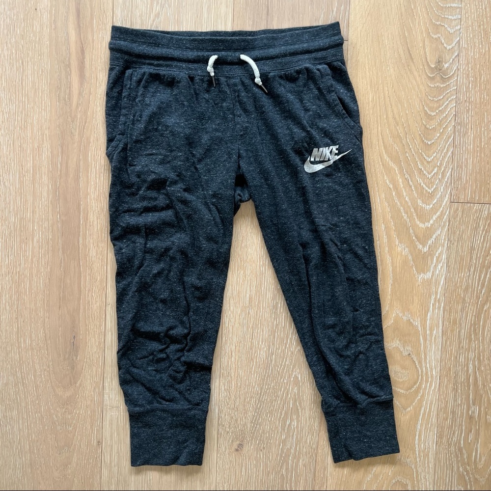 Nike cropped sweatpants
